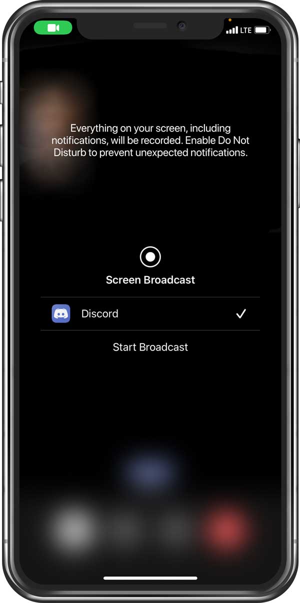 Screen broadcast selection on mobile