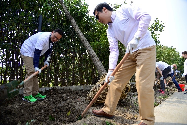 Western Digital Shanghai tree planting