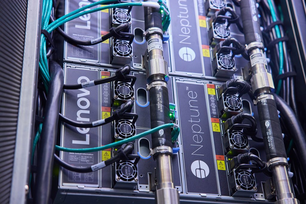 Lenovo ThinkSystem servers with NeptuneTM liquid cooling