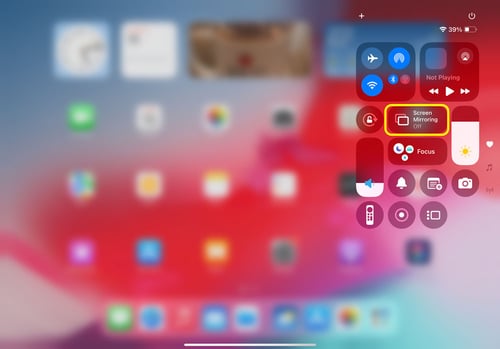 iPadOS 18 screen mirroring icon