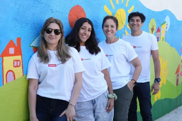 In Argentina, Lenovo employees partnered with United Way Argentina to restore an educational center serving low-income youth